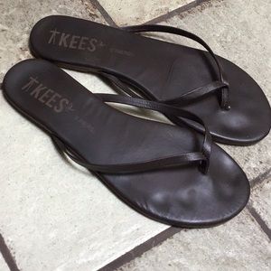 Tkees flip flops